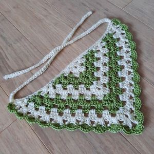 Crochet Bandana (green, off-white)
